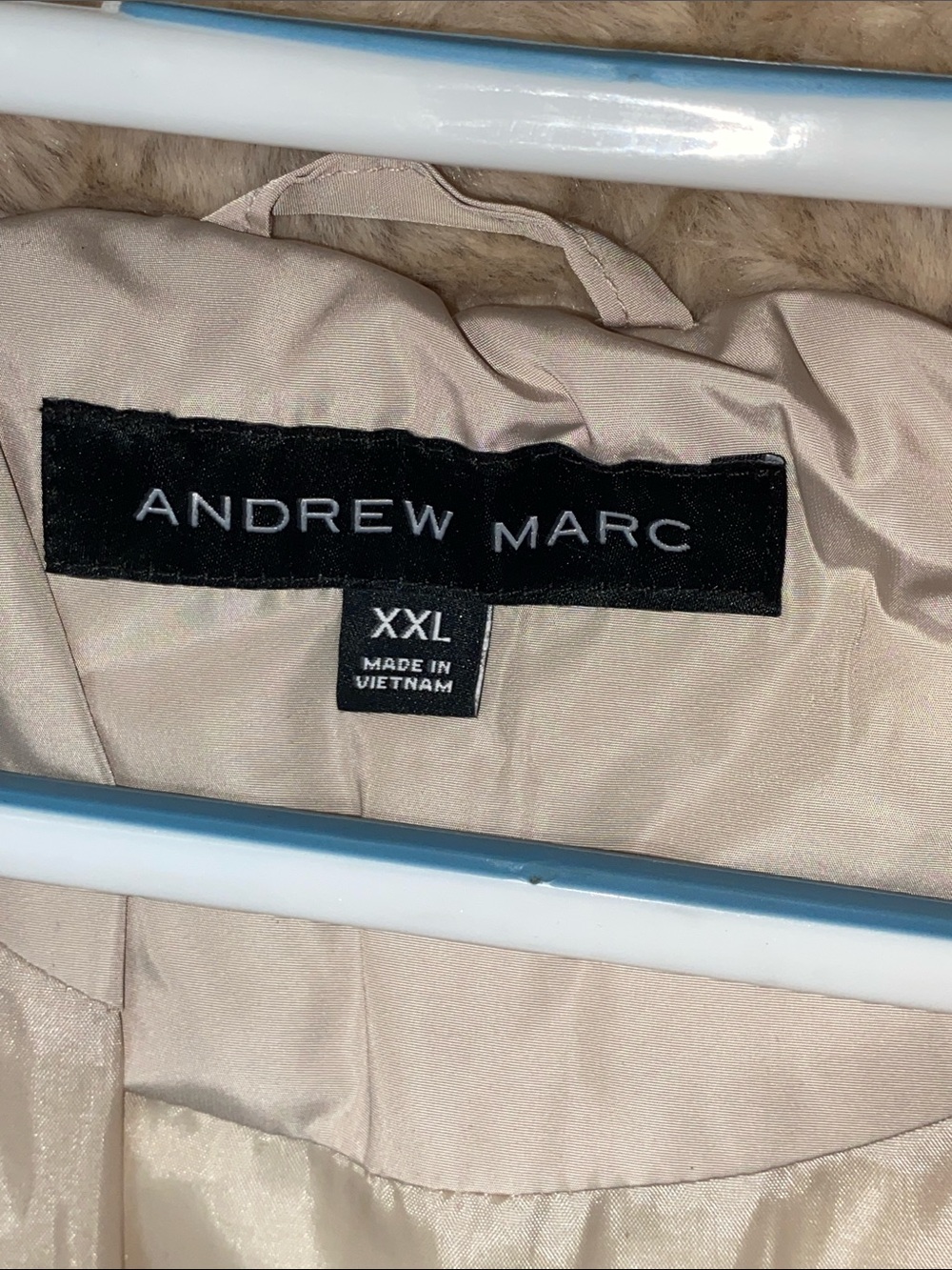 Andrew Marc NWT Cream Quilted Puffer Coat with Faux Fur Collar - Picture 7 of 11